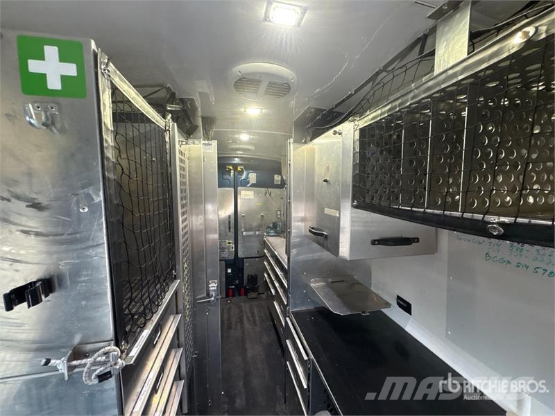 Ford Transit 350 4x2 Utility Truck 皮卡车