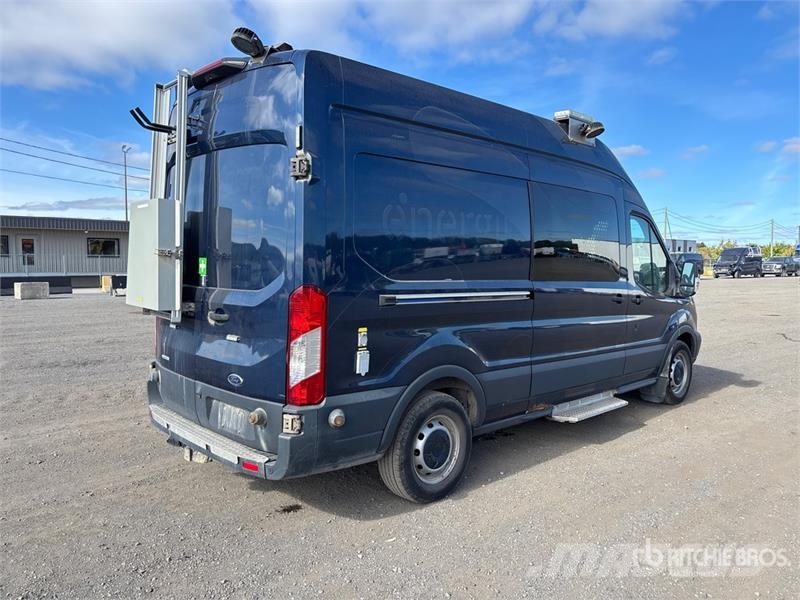 Ford Transit 350 4x2 Utility Truck شاحنات خفيفة/مفصلية الجوانب