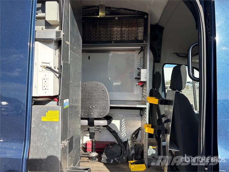 Ford Transit 350 4x2 Utility Truck Pikapai / Bortiniai sunkvežimiai