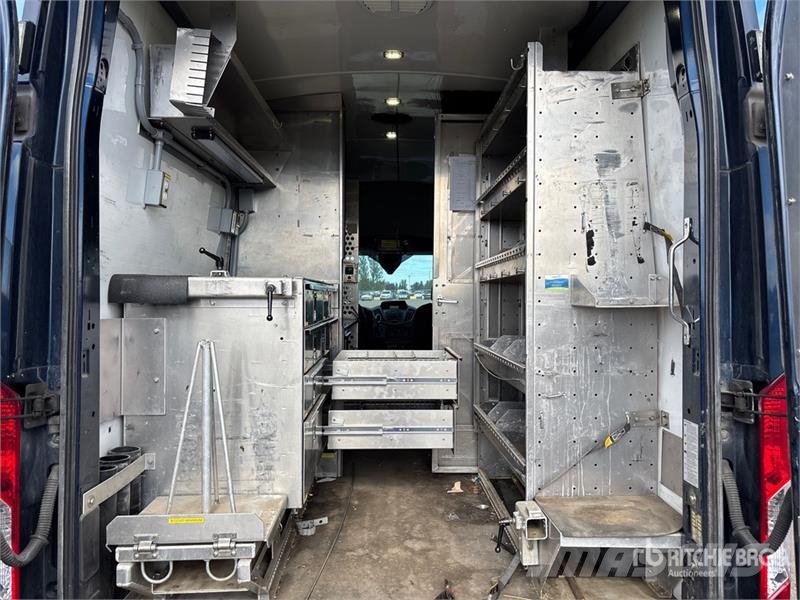 Ford Transit 350 4x2 Utility Truck شاحنات خفيفة/مفصلية الجوانب
