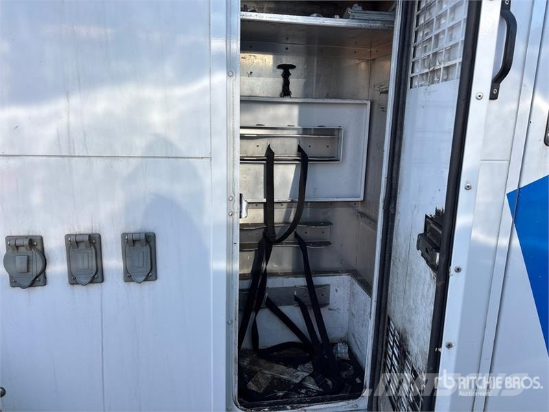 Ford TTS-25-2002FBSH 35 ft on  Ford F-550 4x2 Van Mount Piattaforme autocarrate