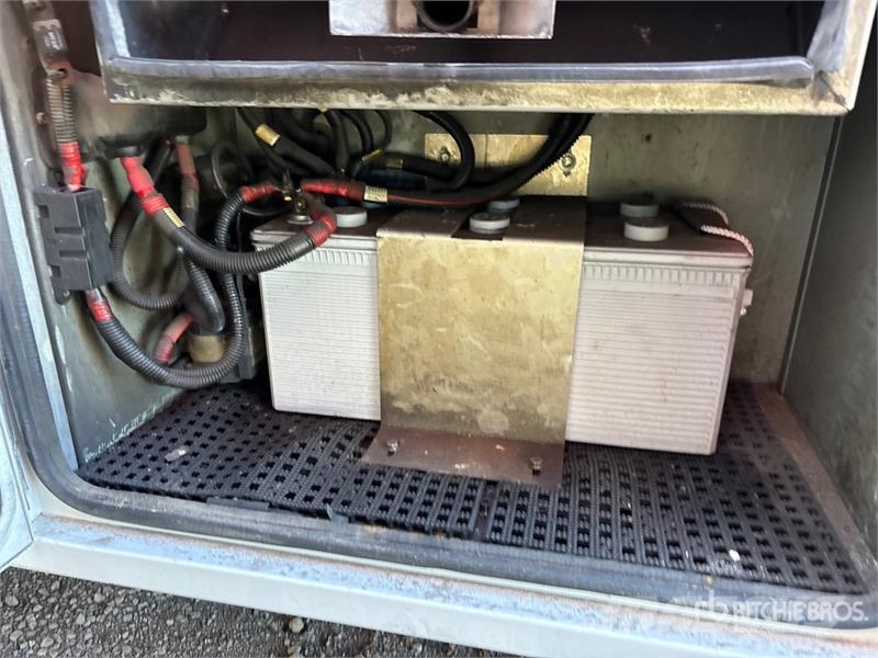 Ford TTS-25-2002FBSH 35 ft on  Ford F-550 4x2 Van Mount Piattaforme autocarrate