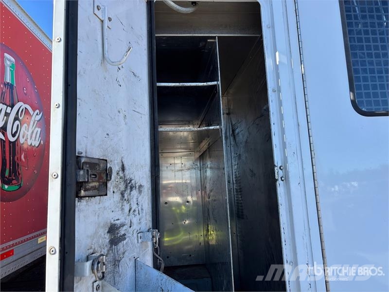 Ford TTS-25-2002FBSH 35 ft on  Ford F-550 4x2 Van Mount Piattaforme autocarrate