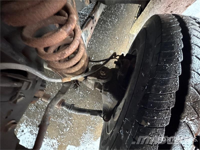 Ford TTS-25-2002FBSH 35 ft on Ford F-550 4x2 Van Mount المنصات الهوائية المثبتة على شاحنة