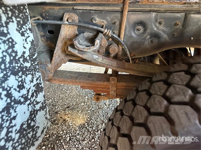 Ford TTS-25-2002FBSH 35 ft on  Ford F-550 4x2 Van Mount Piattaforme autocarrate