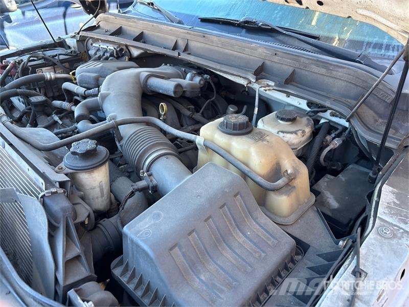 Ford TTS-25-2002FBSH 35 ft on  Ford F-550 4x2 Van Mount Piattaforme autocarrate