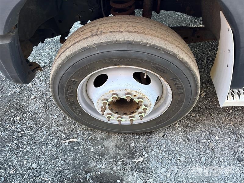 Ford TTS-25-2002FBSH 35 ft on  Ford F-550 4x2 Van Mount Piattaforme autocarrate