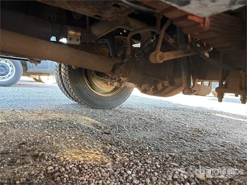 Ford TTS-25-2002FBSH 35 ft on  Ford F-550 4x2 Van Mount Piattaforme autocarrate