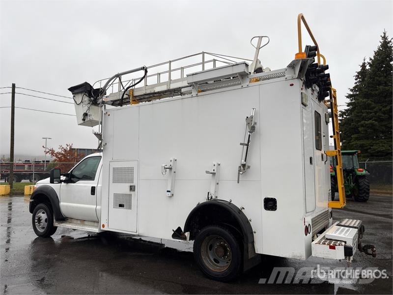 Ford TTS-25-2002FBSH 35 ft on Ford F-550 4x2 Van Mount المنصات الهوائية المثبتة على شاحنة