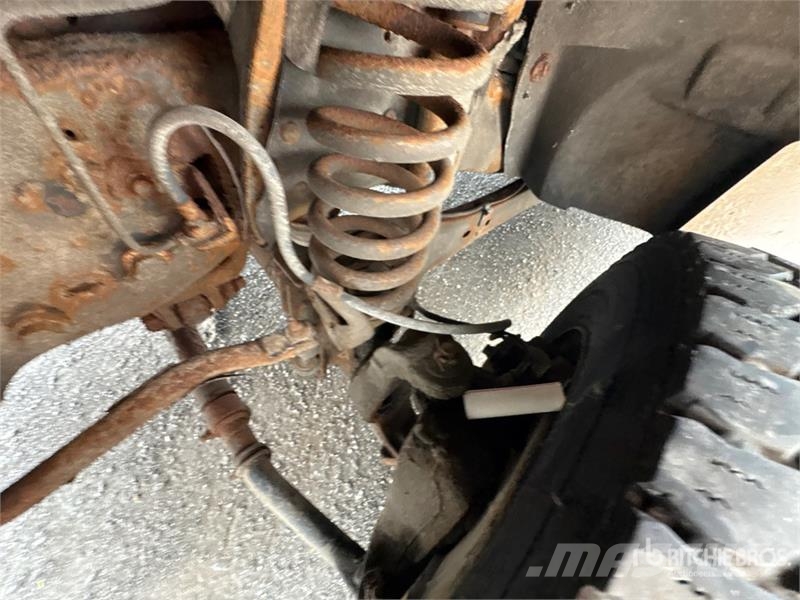 Ford TTS 25-5-GY 35 ft on Ford F-550 XL 4x2 Van Mounte Piattaforme autocarrate