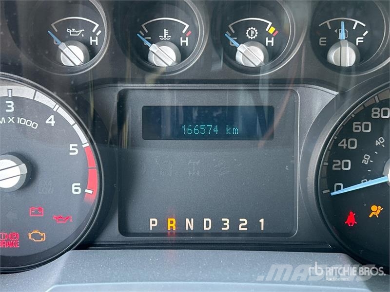 Ford TTS 25-5-GY 35 ft on Ford F-550 XL 4x2 Van Mounte Piattaforme autocarrate
