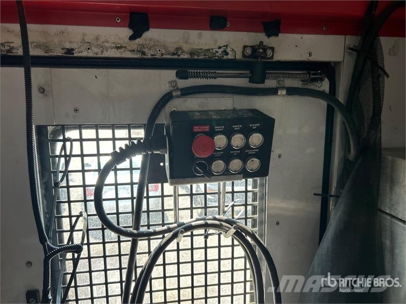 Ford TTS 25-5-GY 35 ft on Ford F-550 XL 4x2 Van Mounte Piattaforme autocarrate