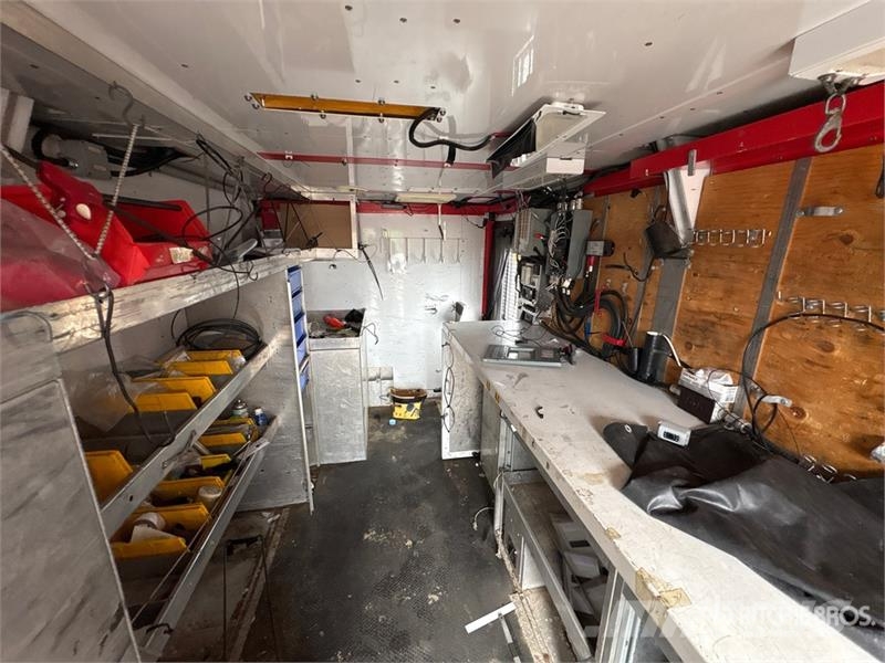 Ford TTS 25-5-GY 35 ft on Ford F-550 XL 4x2 Van Mounte Piattaforme autocarrate