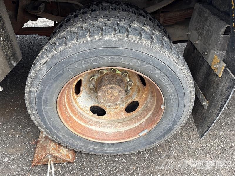 Ford TTS 25-5-GY 35 ft on Ford F-550 XL 4x2 Van Mounte Piattaforme autocarrate