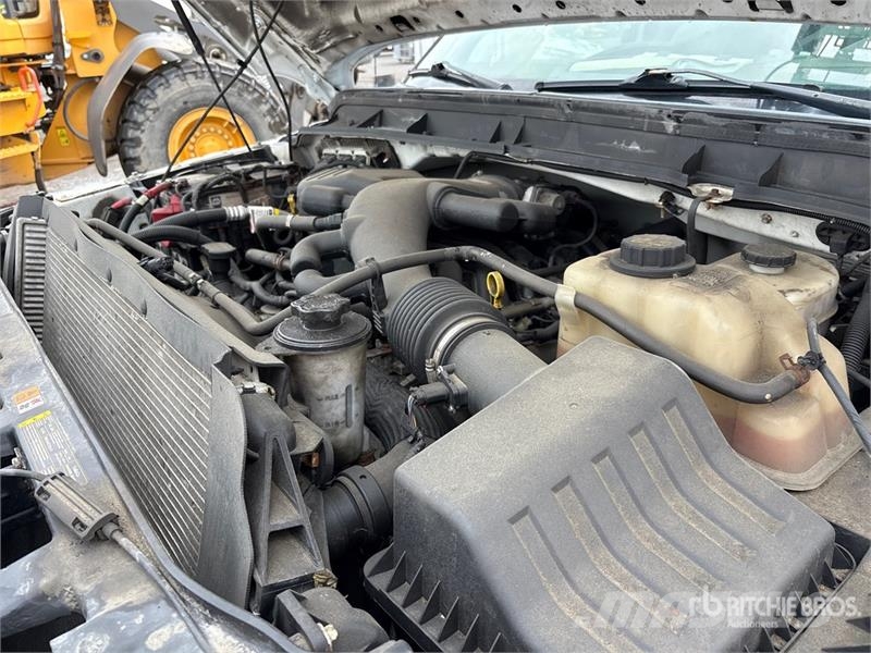 Ford TTS 25-5-GY 35 ft on Ford F-550 XL 4x2 Van Mounte Piattaforme autocarrate