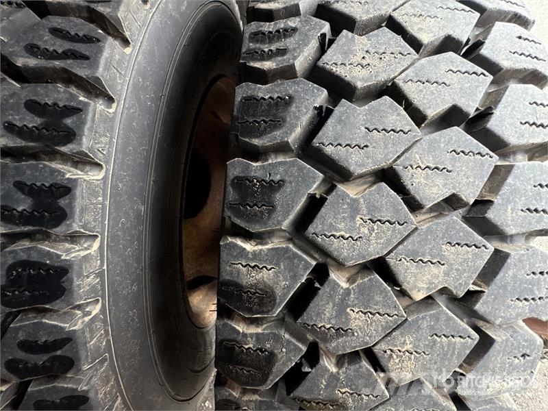 Ford TTS 25-5-GY 35 ft on Ford F-550 XL 4x2 Van Mounte Piattaforme autocarrate