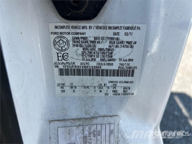 Ford TTS 25-5-GY 35 ft on Ford F-550 XL 4x2 Van Mounte Piattaforme autocarrate