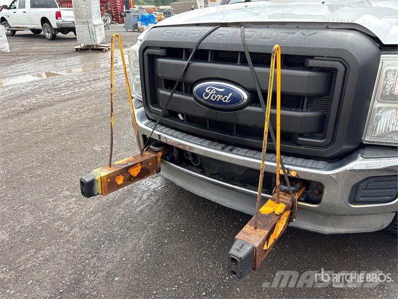 Ford TTS 25-5-GY 35 ft on Ford F-550 XL 4x2 Van Mounte Piattaforme autocarrate