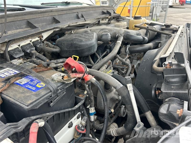 Ford TTS 25-5-GY 35 ft on  Ford F-550 XL 4x2 Van Mounte Plataformas sobre camión