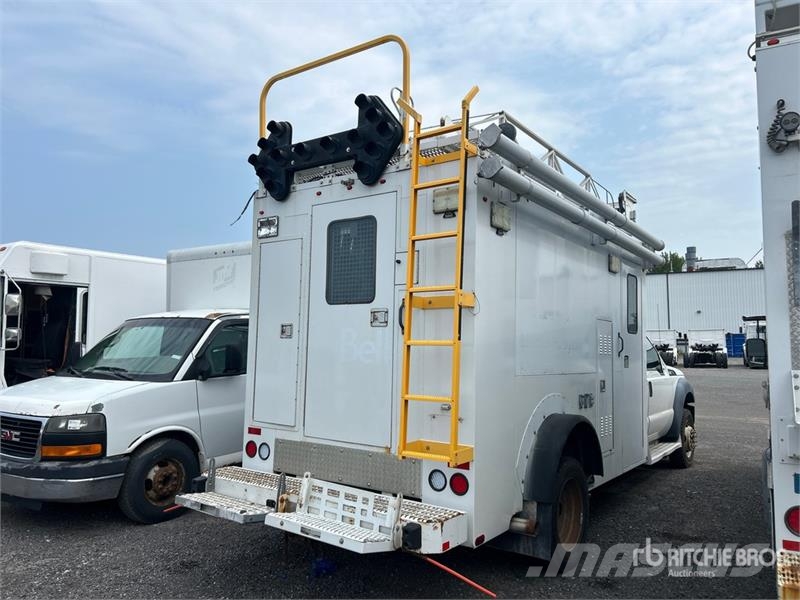 Ford TTS 25-5-GY 35 ft on Ford F-550 XL 4x2 Van Mounte Piattaforme autocarrate