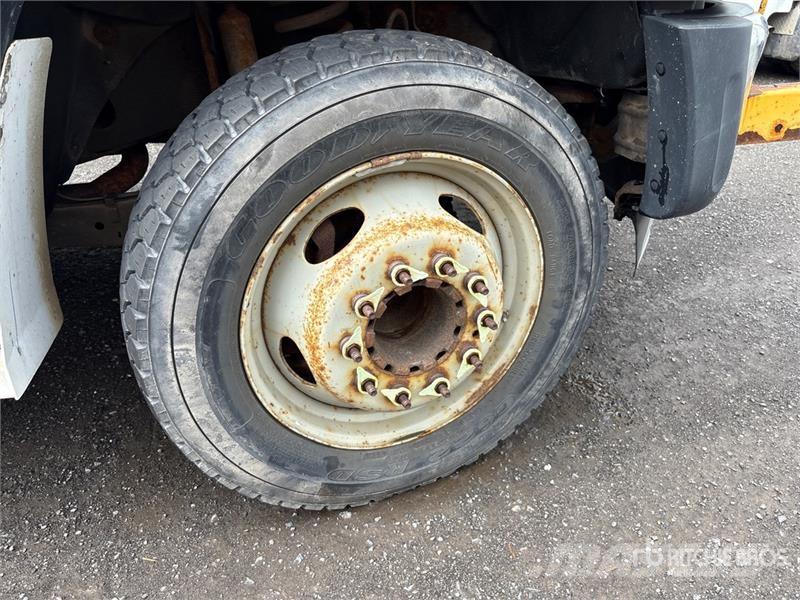 Ford TTS 25-5-GY 35 ft on Ford F-550 XL 4x2 Van Mounte Piattaforme autocarrate