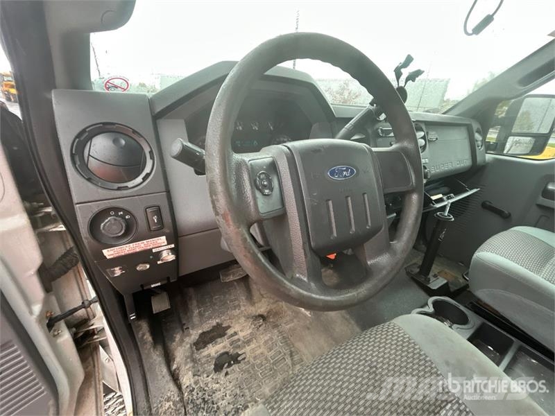 Ford TTS 25-5-GYL 35 ft on  Ford F-550 4x2 Van Mounted  Billyftar