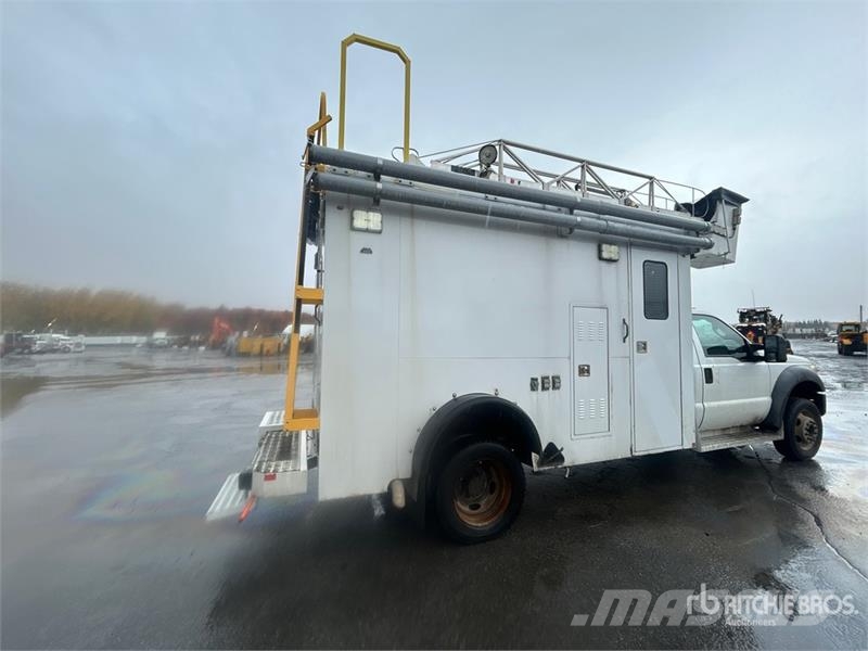 Ford TTS 25-5-GYL 35 ft on  Ford F-550 4x2 Van Mounted  Billyftar