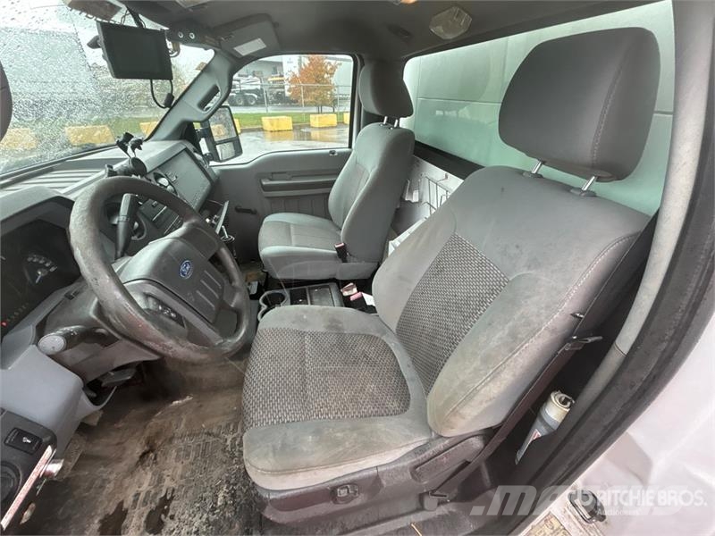 Ford TTS 25-5-GYL 35 ft on  Ford F-550 4x2 Van Mounted  Billyftar