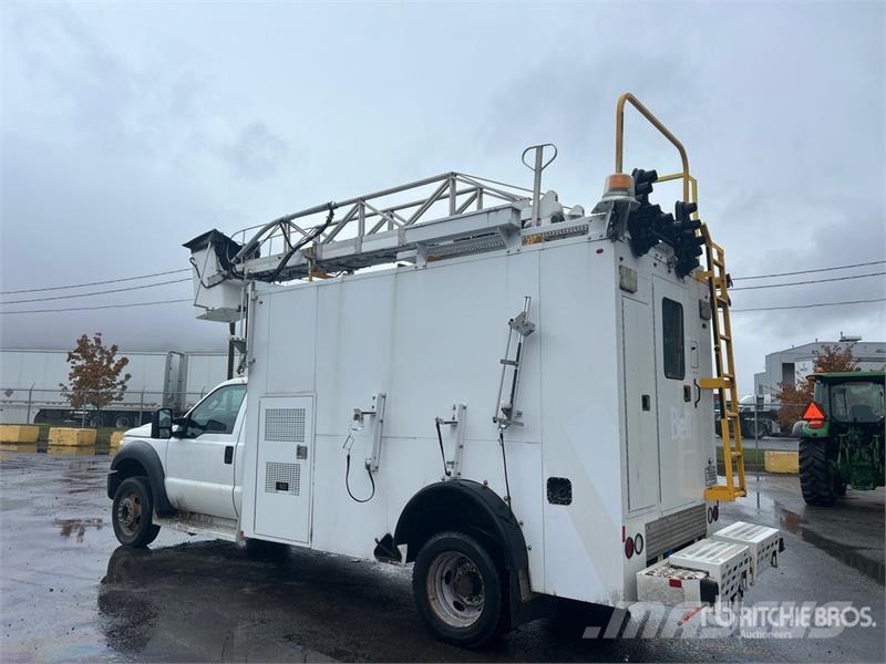 Ford TTS 25-5-GYL 35 ft on Ford F-550 4x2 Van Mounted Auto hoogwerkers