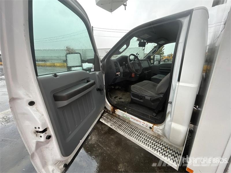 Ford TTS 25-5-GYL 35 ft on  Ford F-550 4x2 Van Mounted  Billyftar