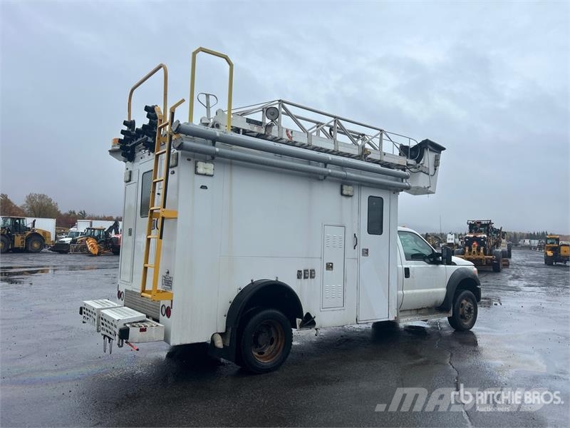 Ford TTS 25-5-GYL 35 ft on Ford F-550 4x2 Van Mounted Auto hoogwerkers