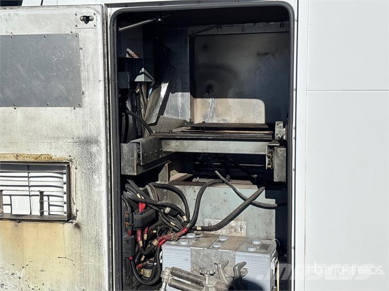 Ford TTS25-2002FBHS 35 ft on Ford F-550 4x2 Van Mounte Avtokošare