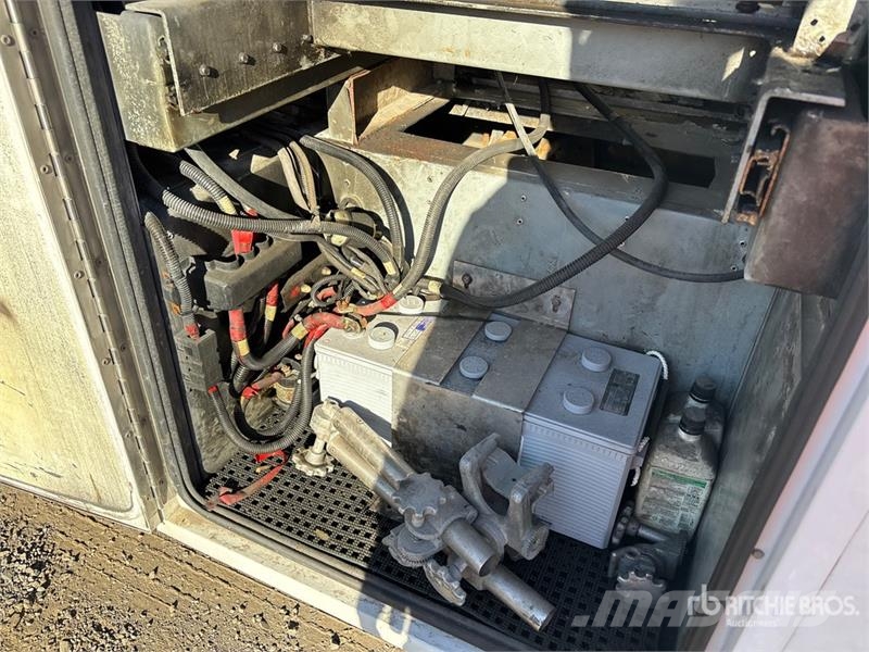 Ford TTS25-2002FBHS 35 ft on Ford F-550 4x2 Van Mounte Avtokošare