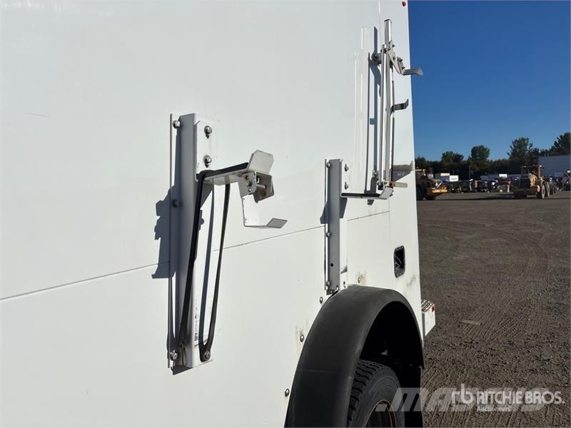 Ford TTS25-2002FBHS 35 ft on Ford F-550 4x2 Van Mounte Avtokošare