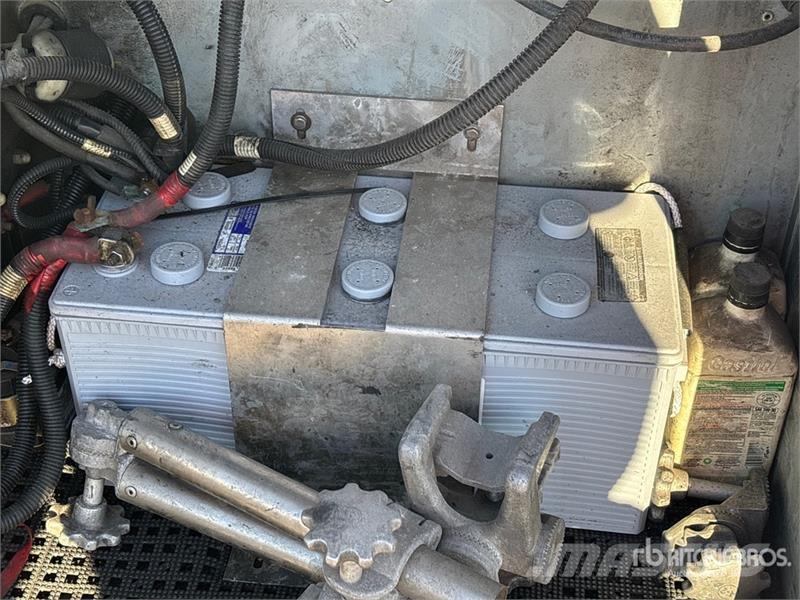 Ford TTS25-2002FBHS 35 ft on Ford F-550 4x2 Van Mounte Avtokošare