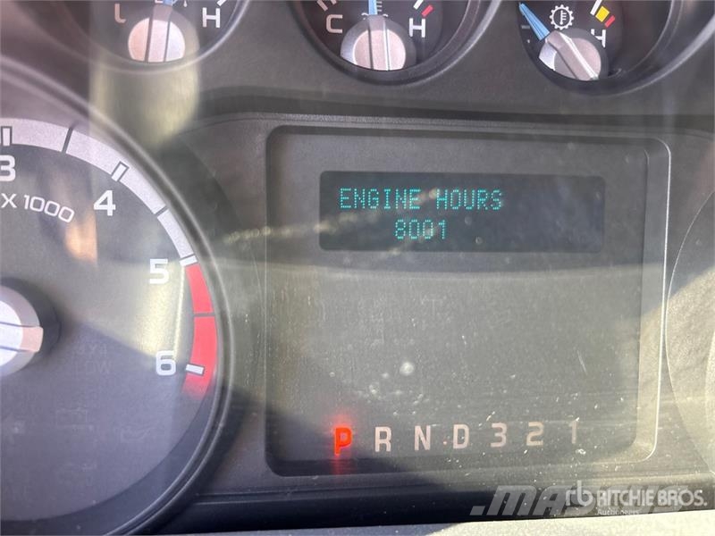 Ford TTS25-2002FBHS 35 ft on Ford F-550 4x2 Van Mounte Avtokošare