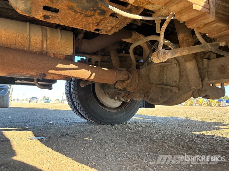 Ford TTS25-2002FBHS 35 ft on Ford F-550 4x2 Van Mounte Avtokošare