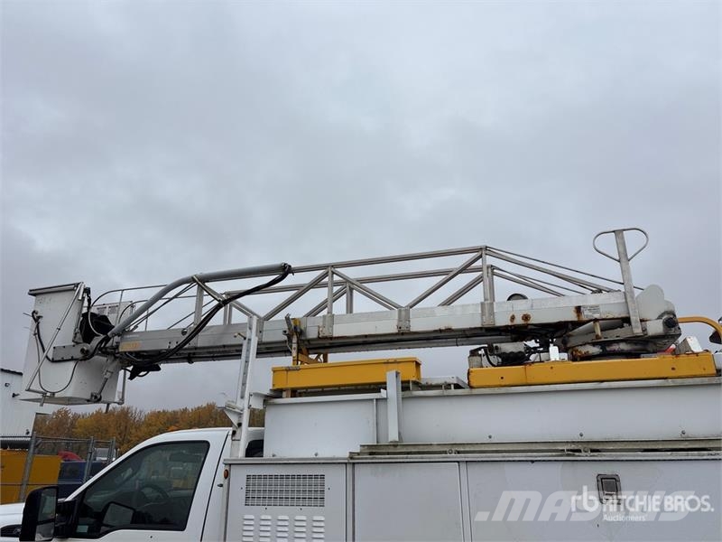 Ford TTS25-5-GY 35 ft on Ford F-450 4x4 Van Mounted Ae Auto korvtõstukid