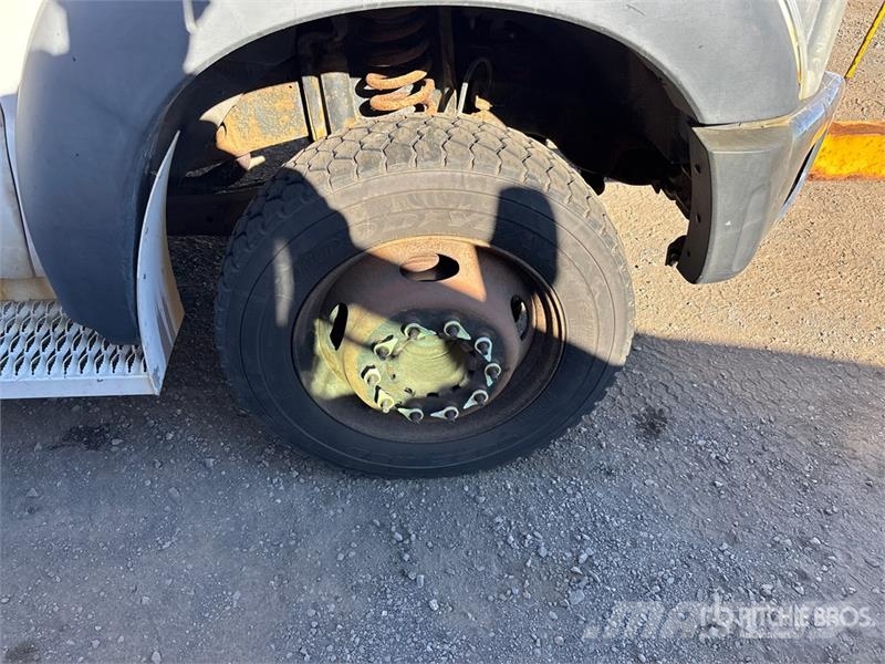 Ford TTS25-5-GY 35 ft on  Ford F-450 4x2 Van Mounted Ae Pacēlāji uz automašīnas bāzes
