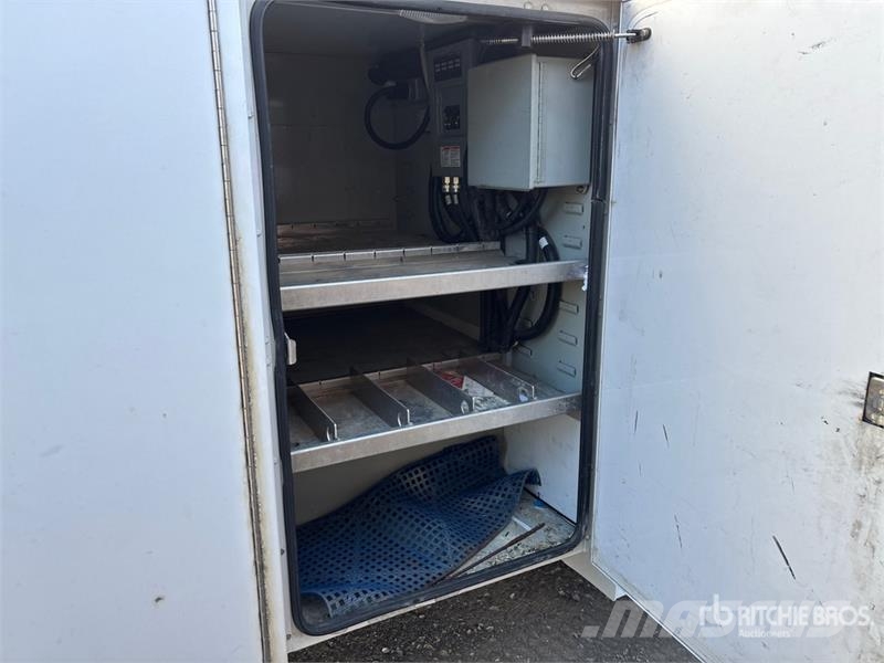 Ford TTS25-5-GY 35 ft on  Ford F-450 4x2 Van Mounted Ae Pacēlāji uz automašīnas bāzes