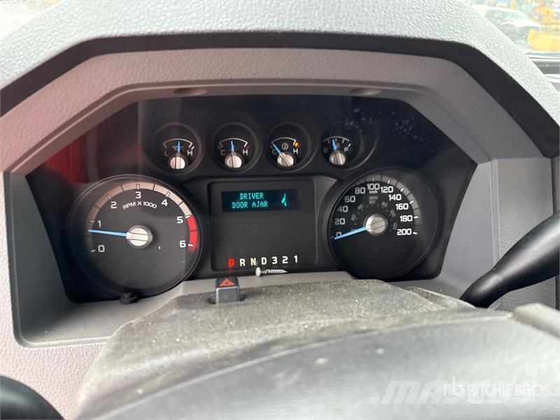 Ford TTS25-5-GY 35 ft on Ford F-450 4x4 Van Mounted Ae Auto korvtõstukid