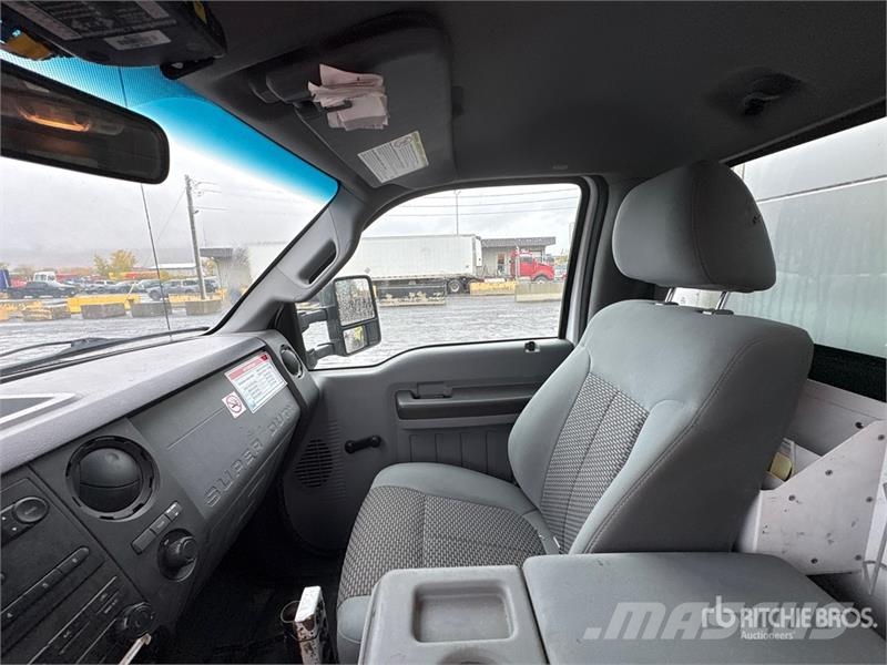 Ford TTS25-5-GY 35 ft on Ford F-450 4x4 Van Mounted Ae Auto korvtõstukid