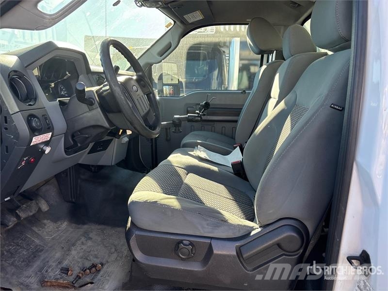 Ford TTS25-5-GY 35 ft on  Ford F-450 4x2 Van Mounted Ae Pacēlāji uz automašīnas bāzes