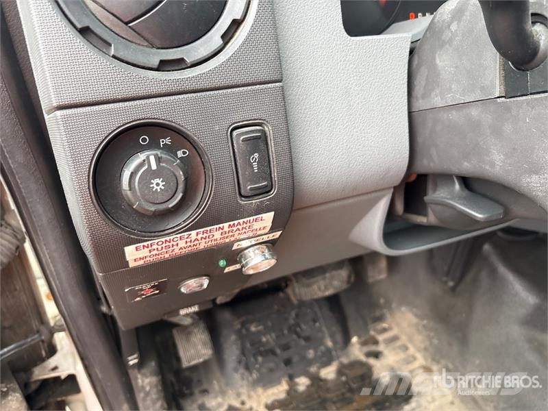 Ford TTS25-5-GY 35 ft on Ford F-450 4x4 Van Mounted Ae Auto korvtõstukid