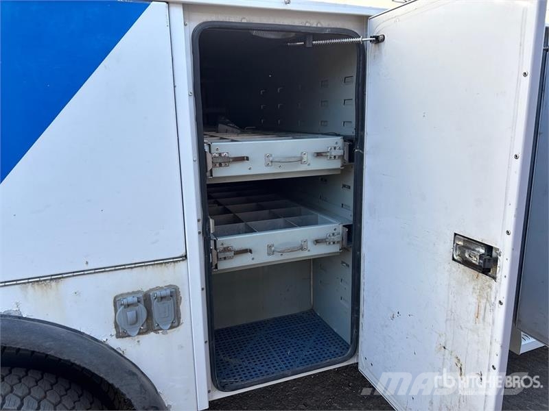 Ford TTS25-5-GY 35 ft on  Ford F-450 4x2 Van Mounted Ae Pacēlāji uz automašīnas bāzes