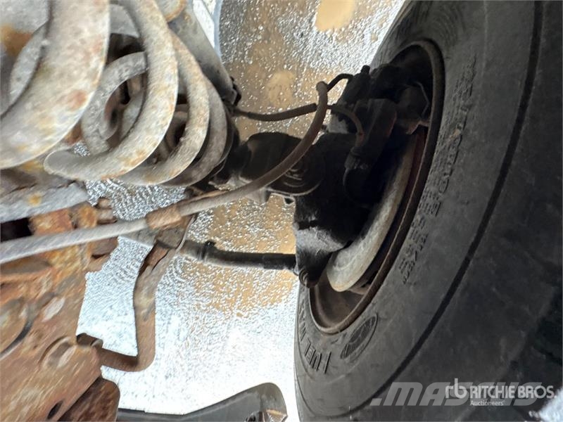 Ford TTS25-5-GY 35 ft on Ford F-450 4x4 Van Mounted Ae Auto korvtõstukid
