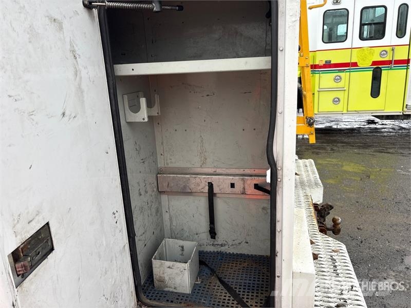 Ford TTS25-5-GY 35 ft on Ford F-450 4x4 Van Mounted Ae Auto korvtõstukid