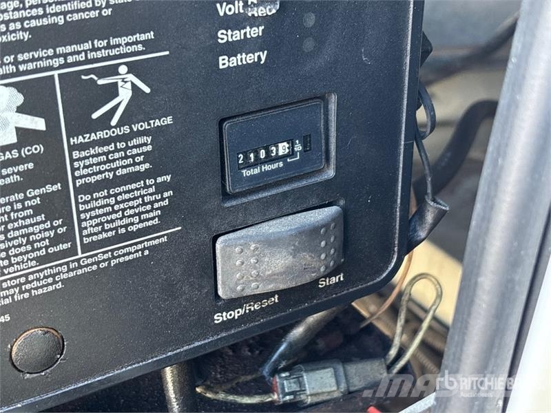 Ford TTS25-5-GY 35 ft on  Ford F-450 4x2 Van Mounted Ae Pacēlāji uz automašīnas bāzes