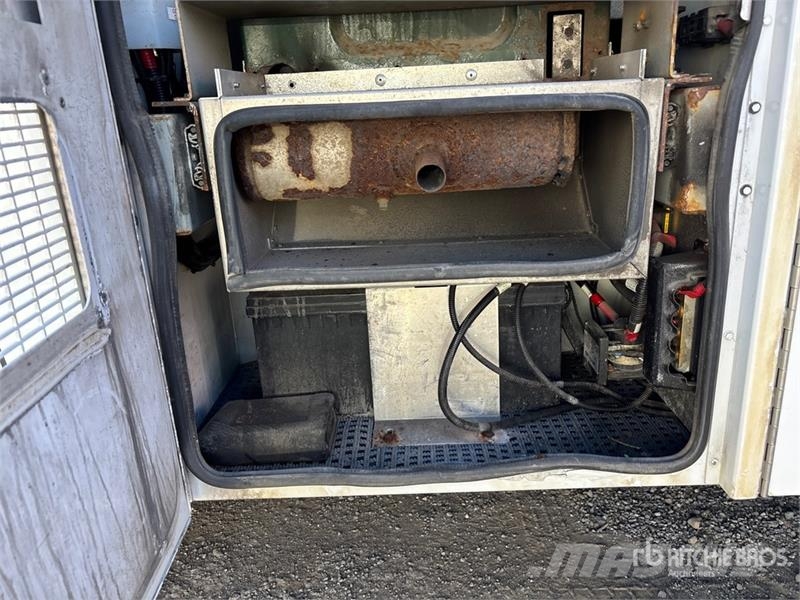 Ford TTS25-5-GY 35 ft on  Ford F-450 4x2 Van Mounted Ae Pacēlāji uz automašīnas bāzes