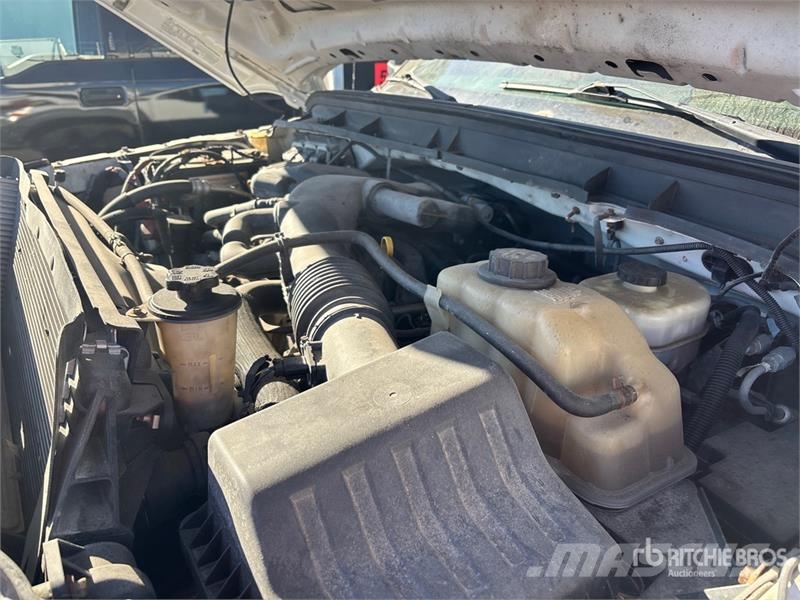 Ford TTS25-5-GY 35 ft on  Ford F-450 4x2 Van Mounted Ae Pacēlāji uz automašīnas bāzes